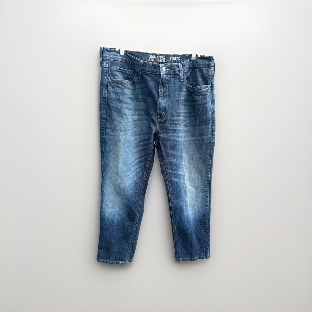 Signature by Levi Strauss Mens Athletic Fit Jeans Med Wash Blue W38 L30 Stretch